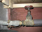 Notez: couleur grise et joint de type renflement Ligne eau en plomb à remplacer