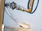 Notez: couleur grise et courbure prononcée Eau potable distribution en plomb
